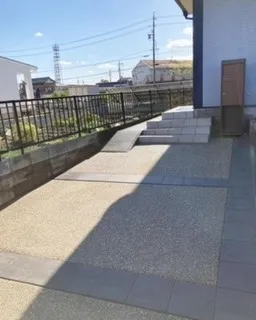 玄関アプローチ