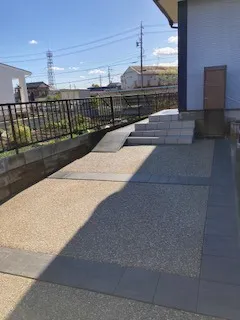 玄関アプローチ