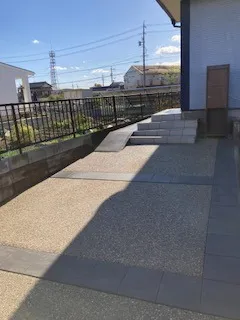 玄関アプローチ