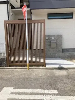 玄関アプローチ