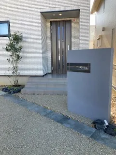 玄関アプローチ