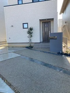 玄関アプローチ